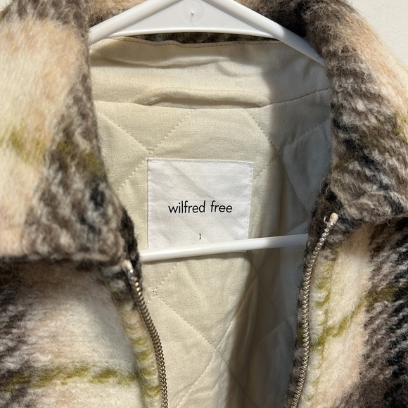 Aritzia Shacket - Picture 2 of 3